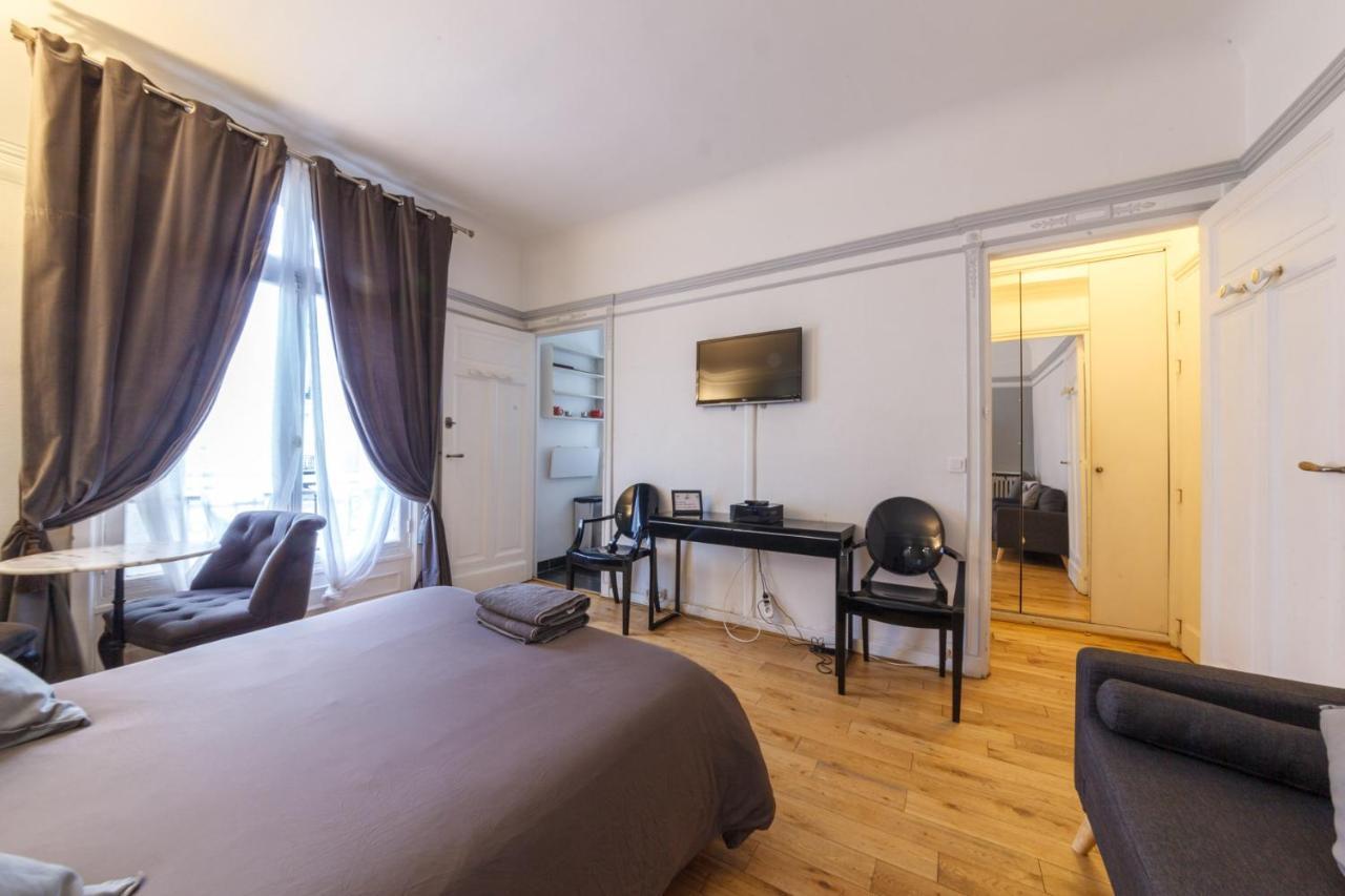 Private Studio - Avenue Des Champs-elysees Parijs