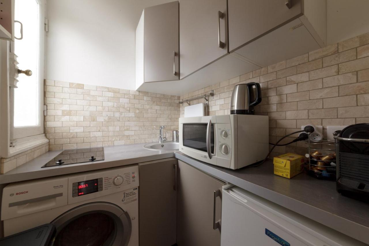 Private Studio - Avenue Des Champs-elysees Appartement Parijs